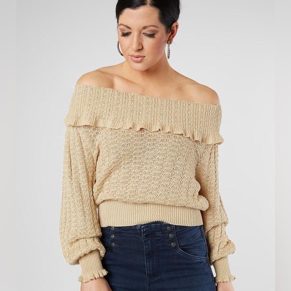 Free People Sweaters - FREE PEOPLE |🍁 EUC 🍁 Neutral Knit Ribbed Hem Ruffle Sweater | Medium